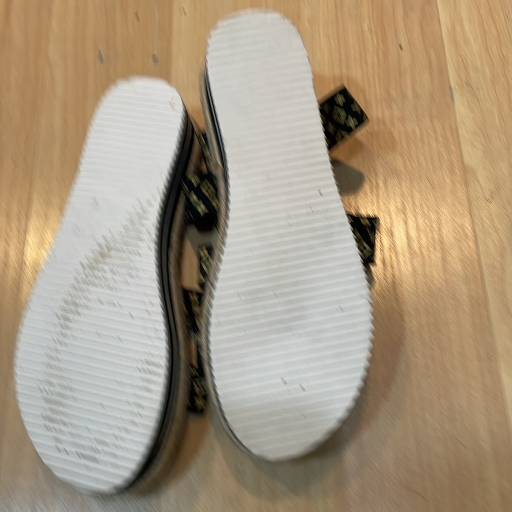 Platform Sandals size 7.5 - Picture 3 of 3